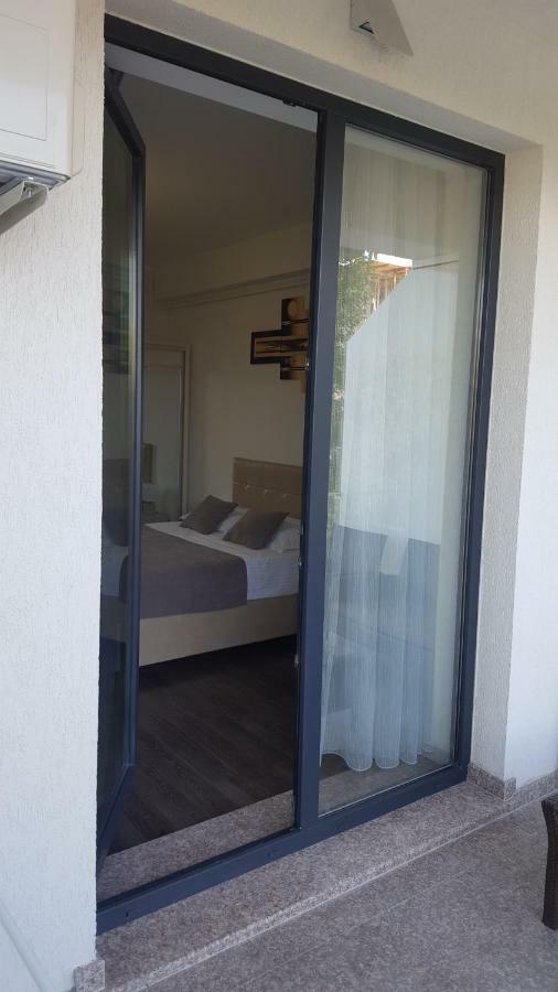 Alex Marina Flat Apartment Mamaia Luaran gambar