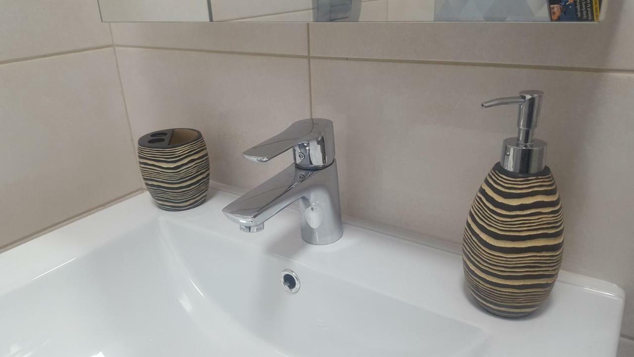 Alex Marina Flat Apartment Mamaia Luaran gambar